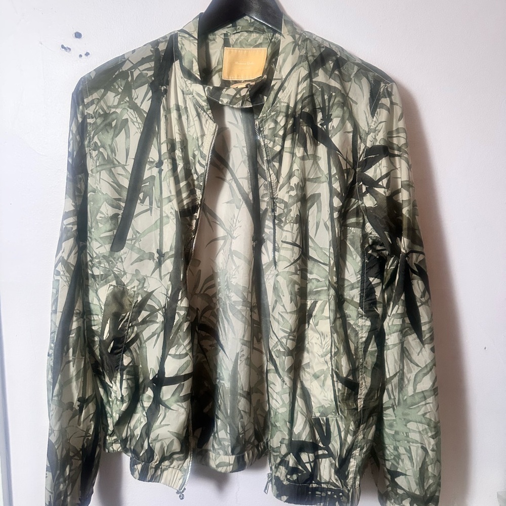 Massimo Dutti Lightweight Palm Fronds Jacket
Size: M